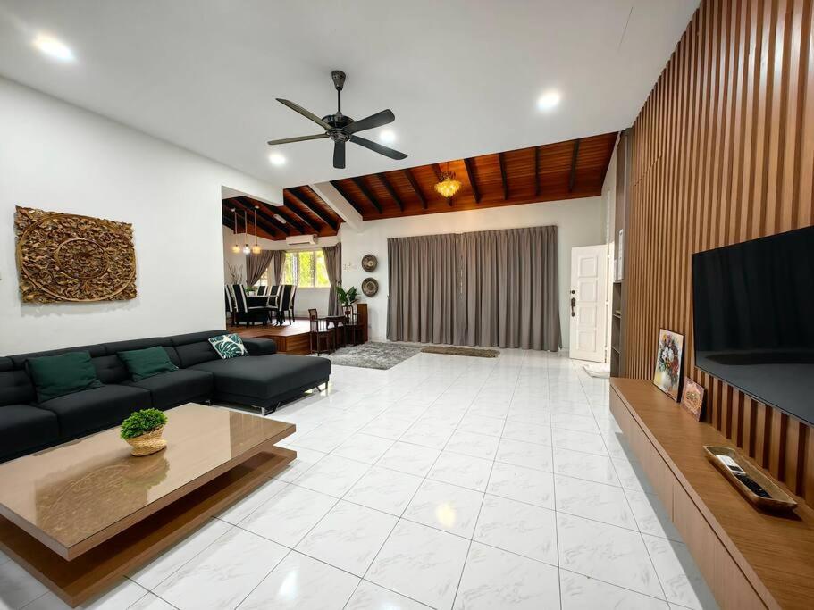 Klebang Spacious Comfy Bangalow Villa Kelebang Besar Exterior photo